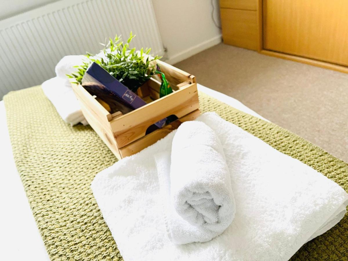 2 Bed House, Sleeps 6, Dog Friendly, Close To A14 M11, With Garden & Parking Long Stay Work Contractor Leisure, Jade CBG Esterno foto