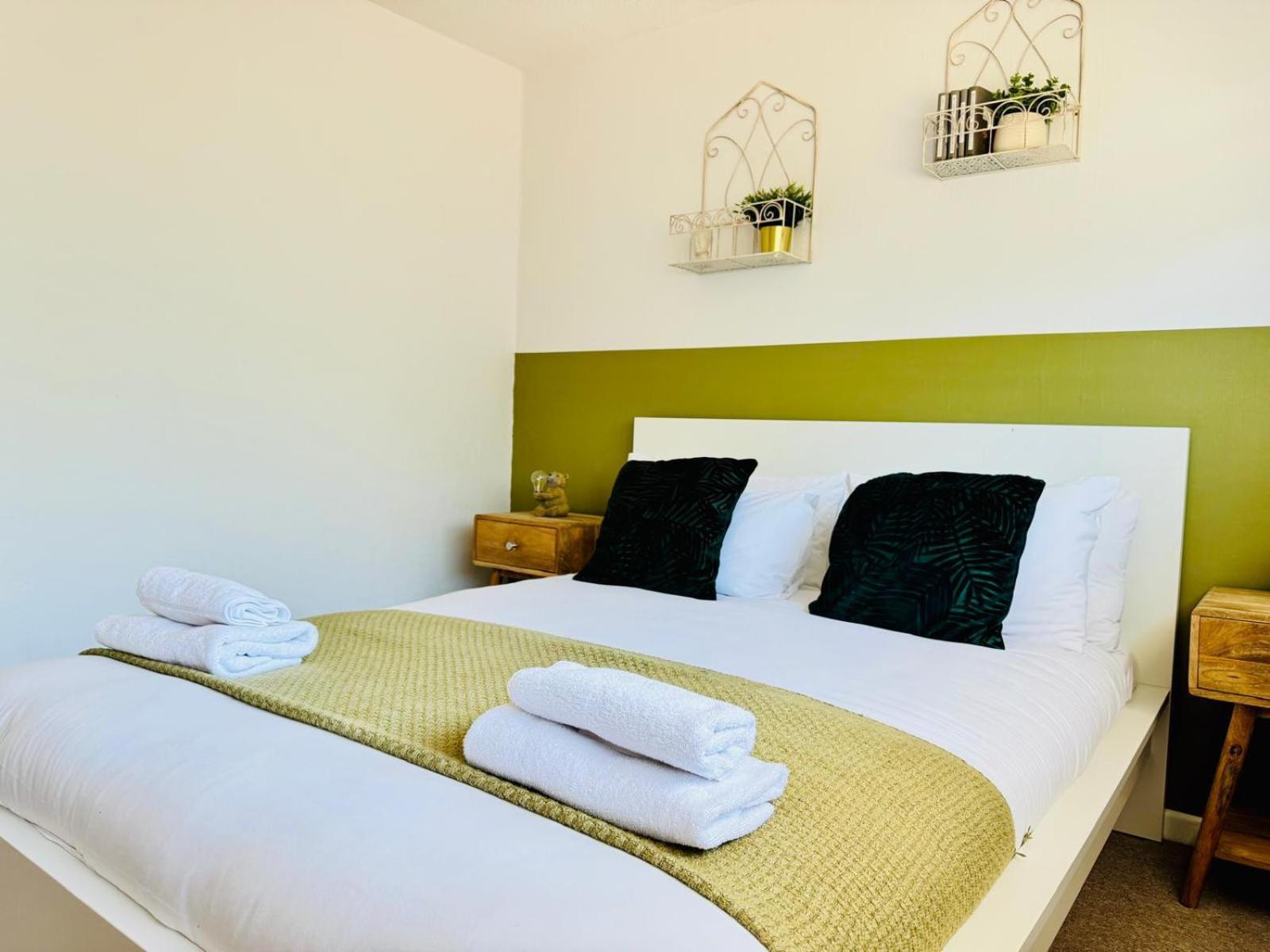 2 Bed House, Sleeps 6, Dog Friendly, Close To A14 M11, With Garden & Parking Long Stay Work Contractor Leisure, Jade CBG Esterno foto