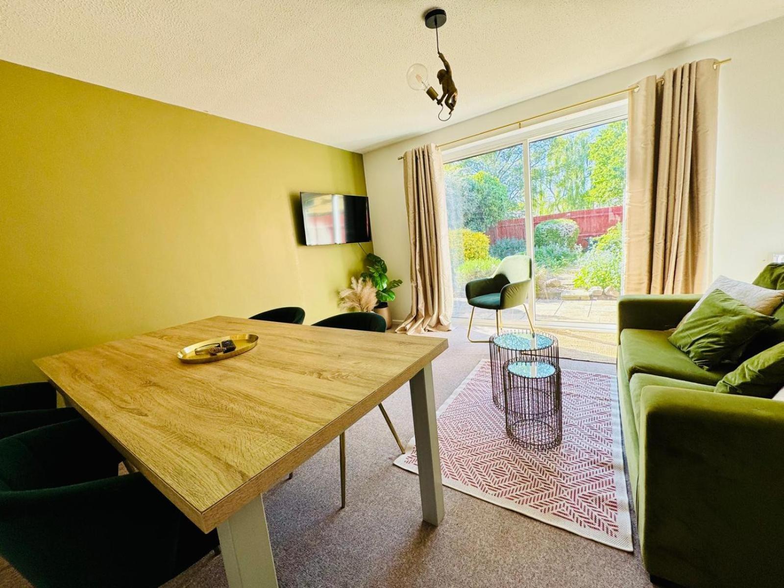 2 Bed House, Sleeps 6, Dog Friendly, Close To A14 M11, With Garden & Parking Long Stay Work Contractor Leisure, Jade CBG Esterno foto
