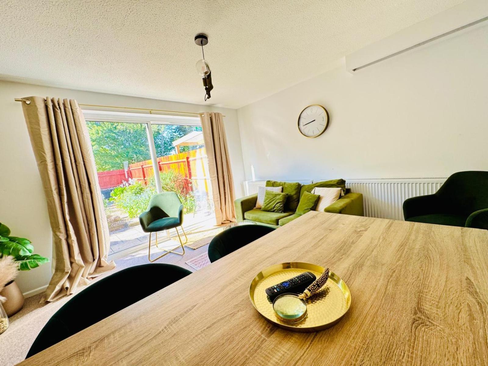 2 Bed House, Sleeps 6, Dog Friendly, Close To A14 M11, With Garden & Parking Long Stay Work Contractor Leisure, Jade CBG Esterno foto