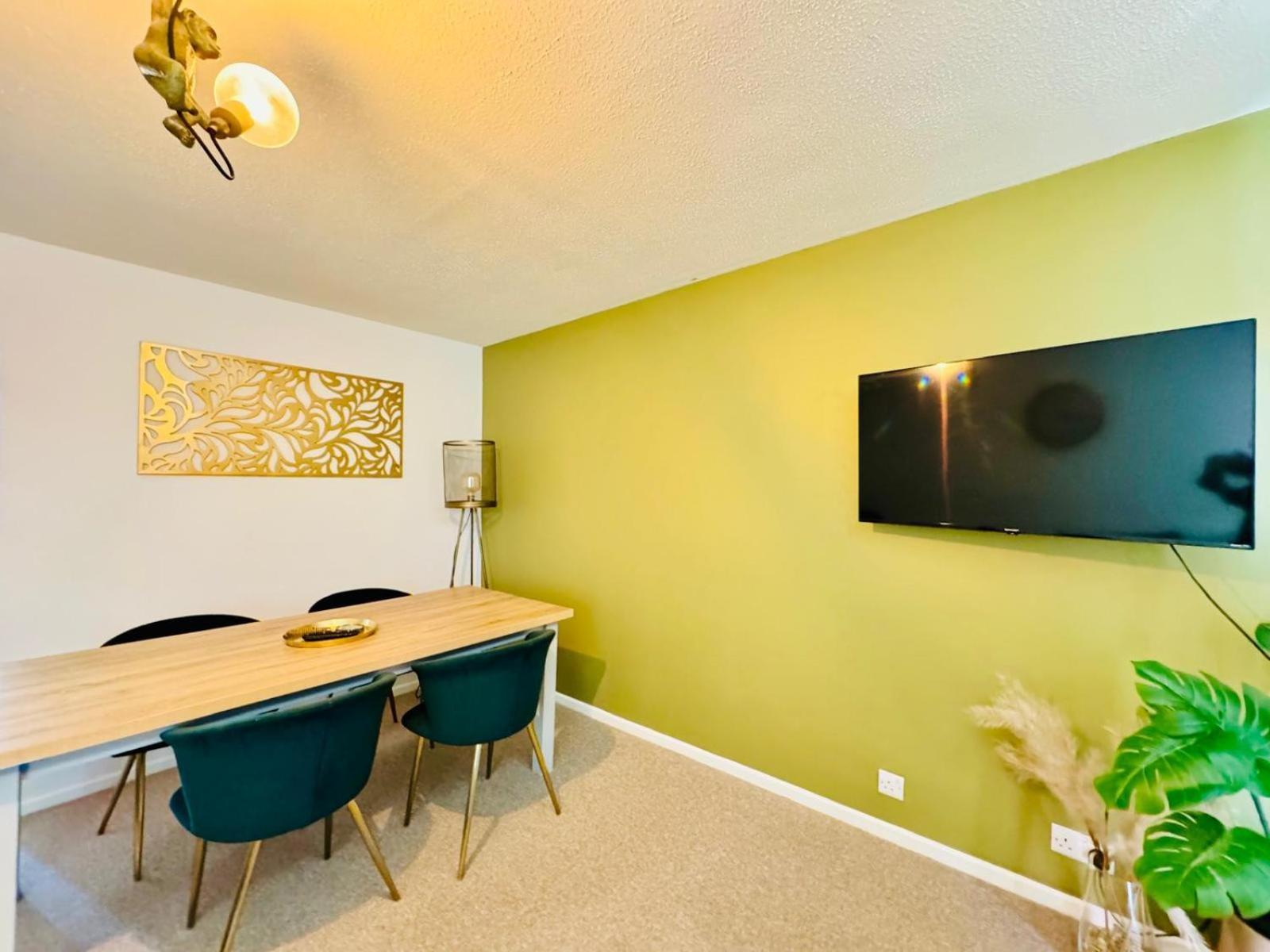 2 Bed House, Sleeps 6, Dog Friendly, Close To A14 M11, With Garden & Parking Long Stay Work Contractor Leisure, Jade CBG Esterno foto