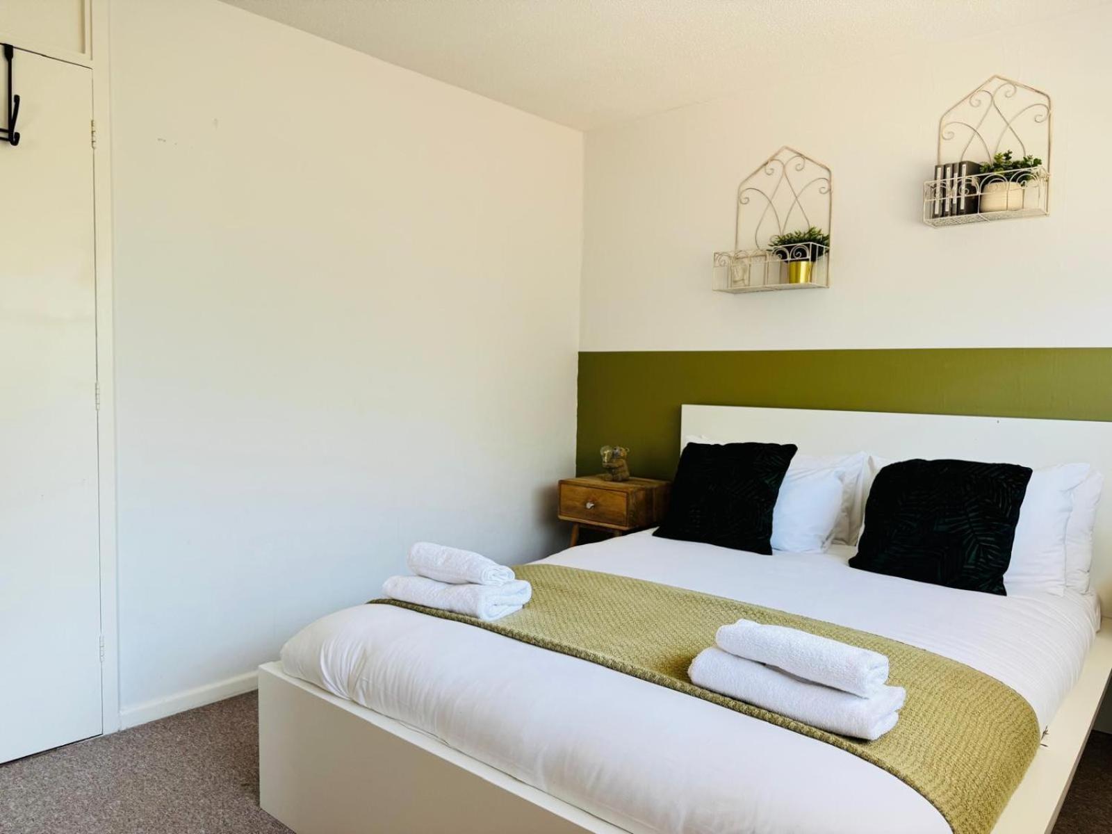 2 Bed House, Sleeps 6, Dog Friendly, Close To A14 M11, With Garden & Parking Long Stay Work Contractor Leisure, Jade CBG Esterno foto