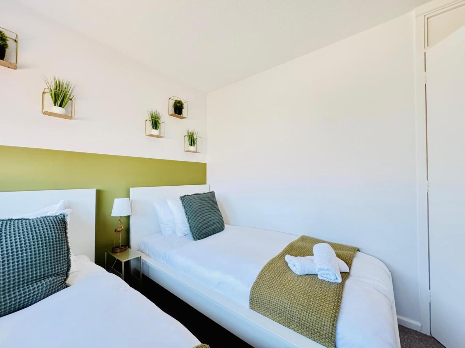 2 Bed House, Sleeps 6, Dog Friendly, Close To A14 M11, With Garden & Parking Long Stay Work Contractor Leisure, Jade CBG Esterno foto