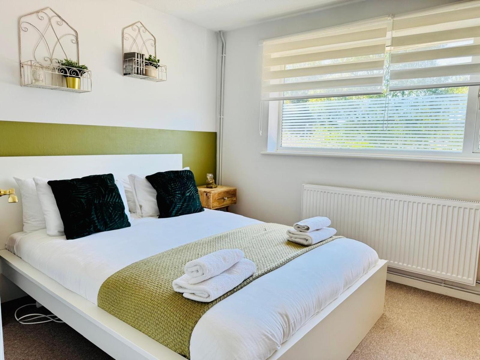 2 Bed House, Sleeps 6, Dog Friendly, Close To A14 M11, With Garden & Parking Long Stay Work Contractor Leisure, Jade CBG Esterno foto