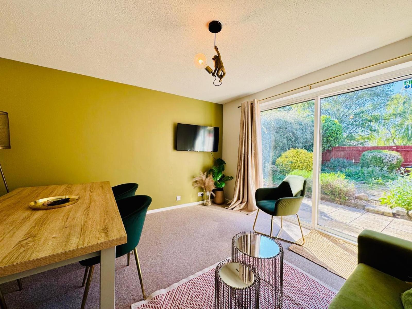 2 Bed House, Sleeps 6, Dog Friendly, Close To A14 M11, With Garden & Parking Long Stay Work Contractor Leisure, Jade CBG Esterno foto