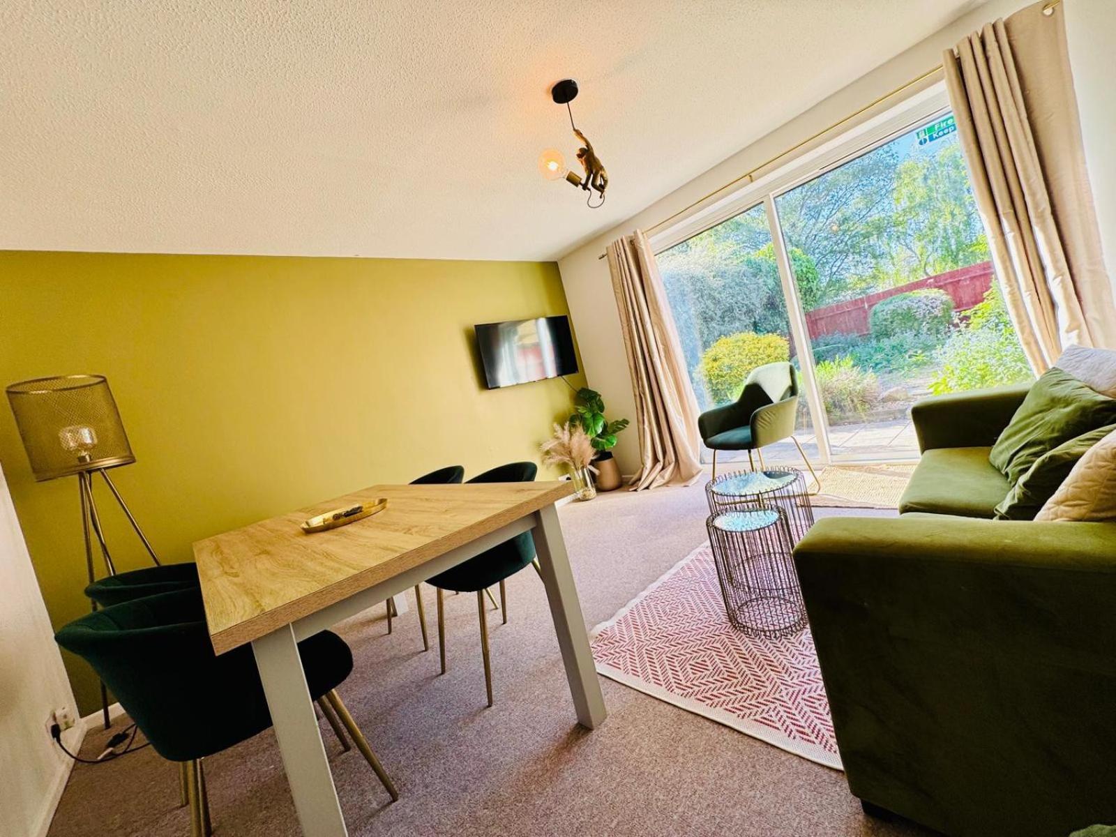 2 Bed House, Sleeps 6, Dog Friendly, Close To A14 M11, With Garden & Parking Long Stay Work Contractor Leisure, Jade CBG Esterno foto