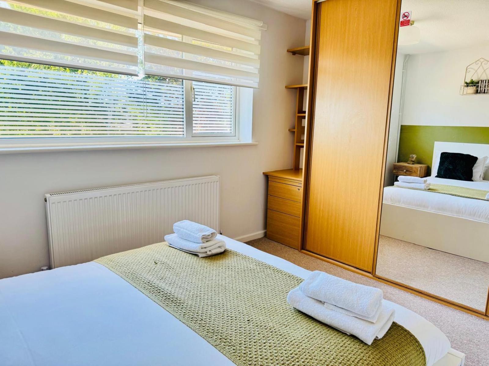 2 Bed House, Sleeps 6, Dog Friendly, Close To A14 M11, With Garden & Parking Long Stay Work Contractor Leisure, Jade CBG Esterno foto
