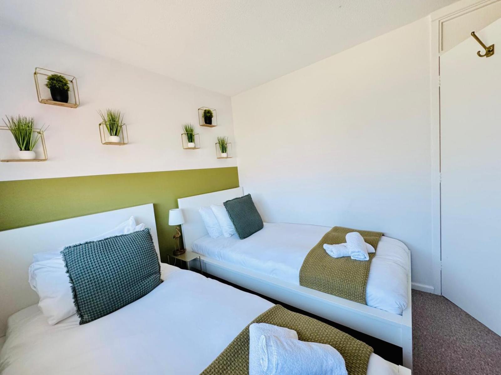 2 Bed House, Sleeps 6, Dog Friendly, Close To A14 M11, With Garden & Parking Long Stay Work Contractor Leisure, Jade CBG Esterno foto